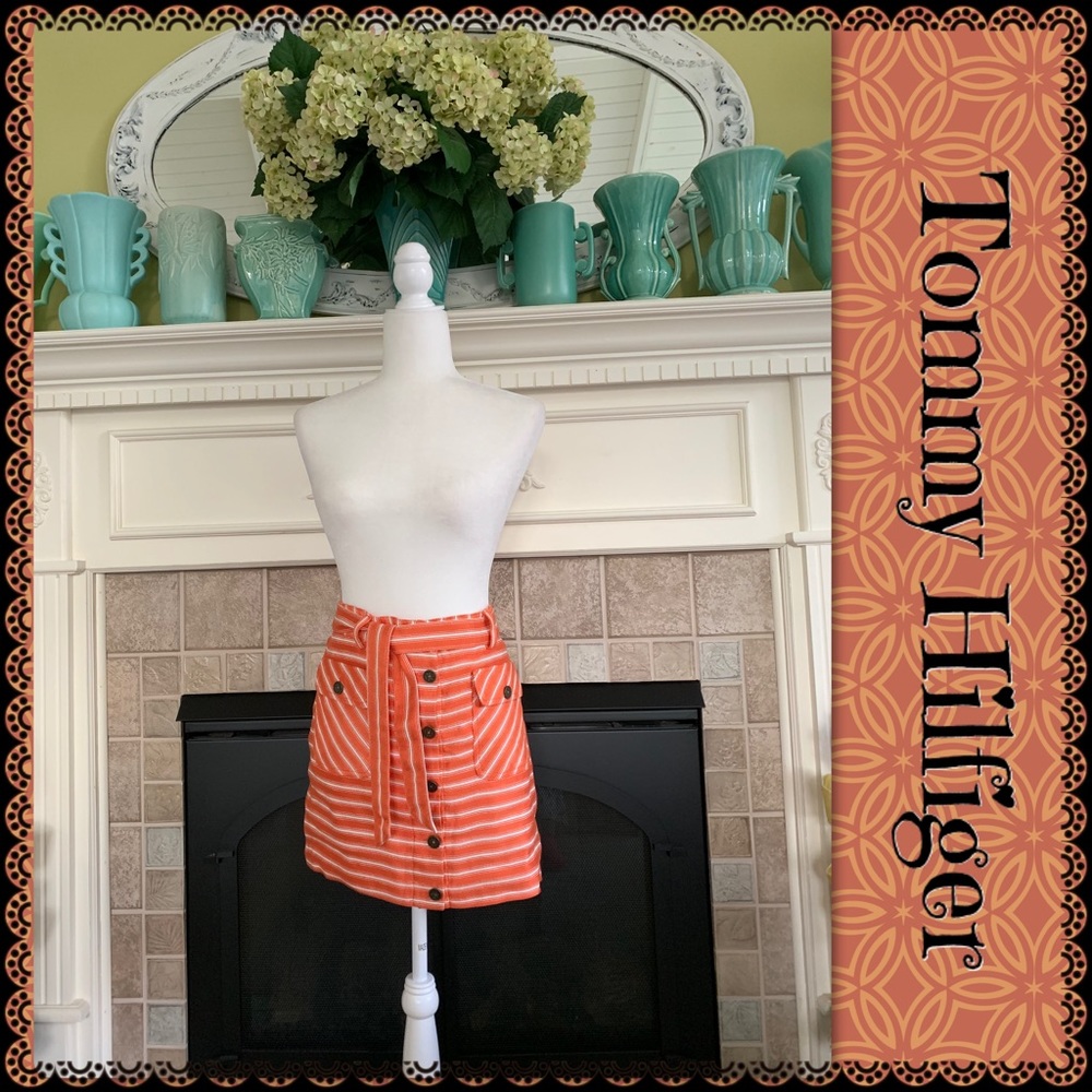 Vintage Tommy Hilfiger above the knee skirt, size 6
